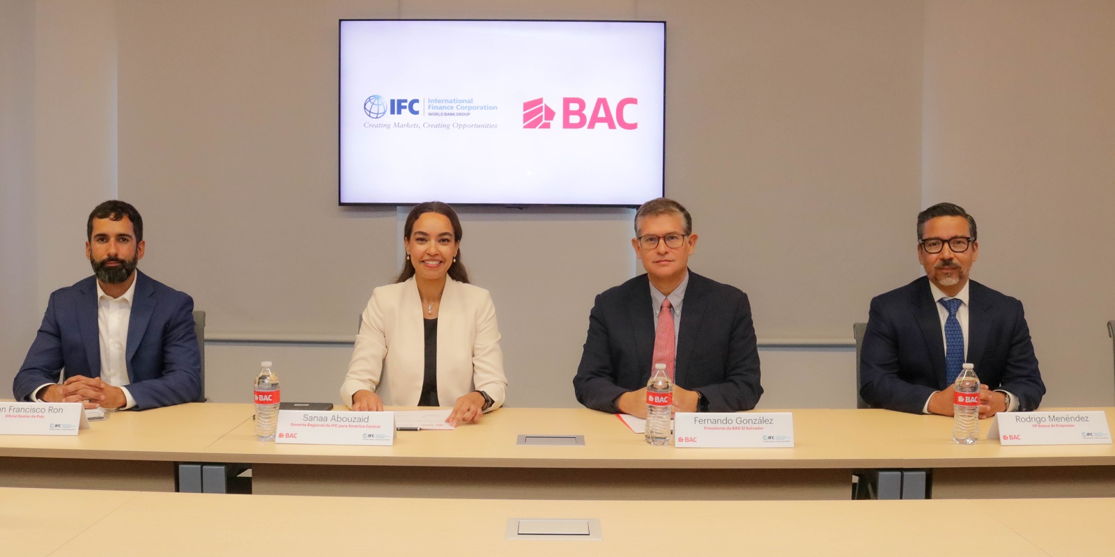 Acuerdo entre IFC y BAC dará impulso al financiamiento verde en El Salvador