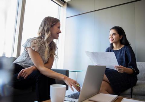 Certificado de depósito a plazo, mujeres conversando