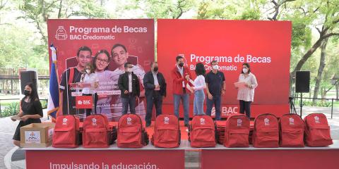 sv-hero_banner-becas