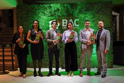 Entrega de los premios BAC Positivo