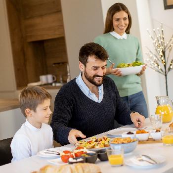familia disfrutando su hogar con la tranquilidad de trasladar su hipoteca a BAC
