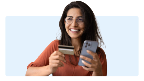 Persna pagando sus servicios públicos a través de su cuenta planilla de BAC