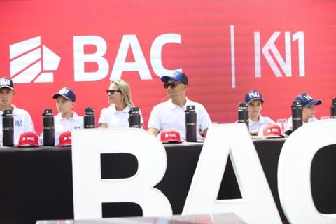 Equipo de motocross KN1