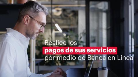 Persona utilizando Paguelo Costa Rica