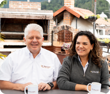 Persona ganadora de la categoria Expansion de Pyme Positiva de BAC Guatemala
