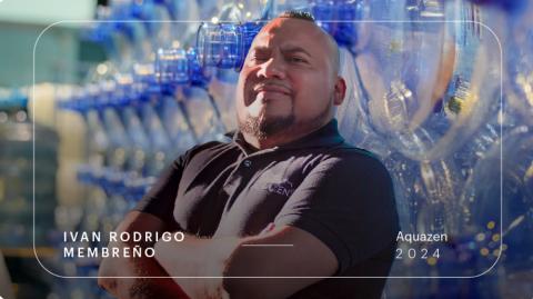 Persona ganadora de la edicion 2024 de Empresario del Año de BAC El Salvador