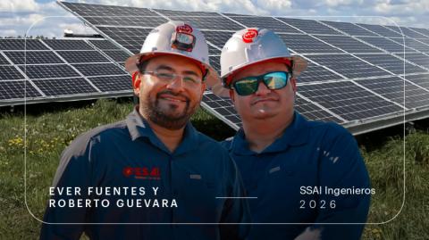 Persona ganadora de la edicion 2026 de Empresario del Año de BAC El Salvador
