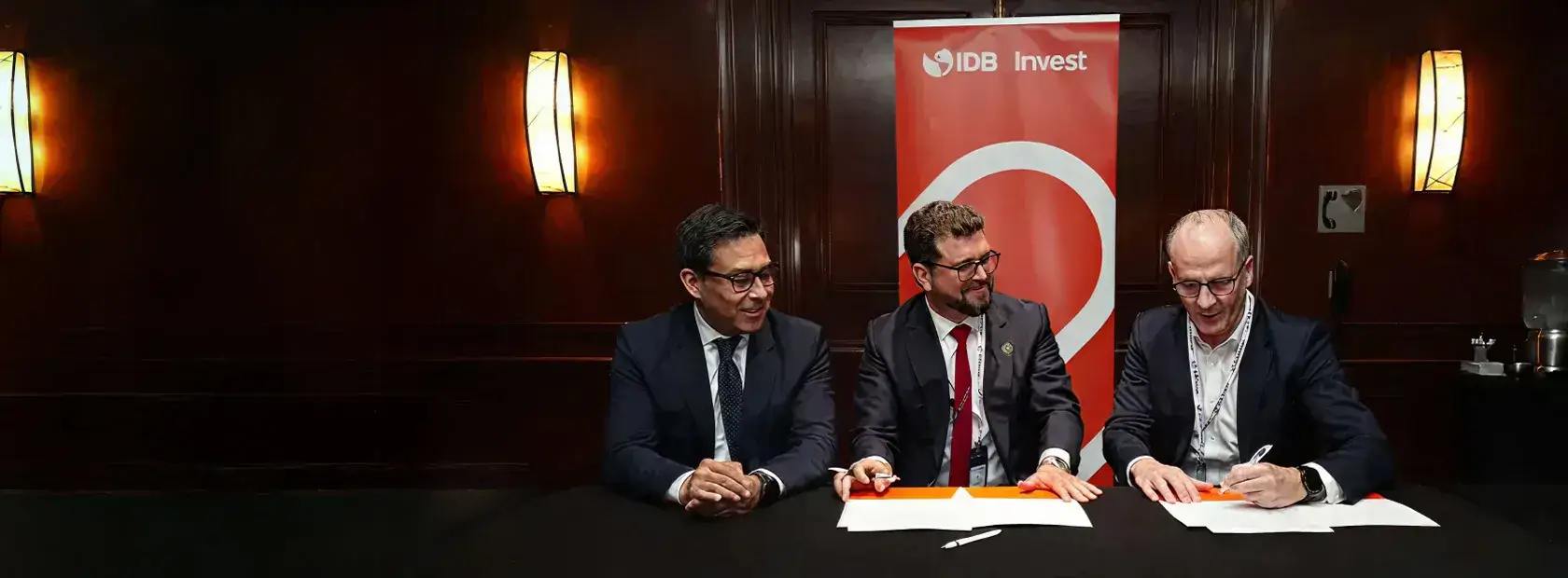 Firma entre BID y BAC