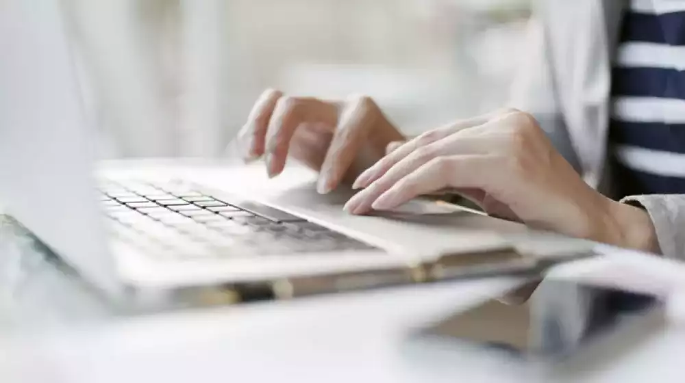 Disponibilidad de computadora e impresora