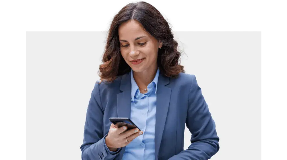 Persona realizando un pago dede su cuenta planilla digital de BAC El Salvador