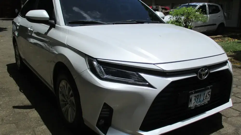 YARIS1