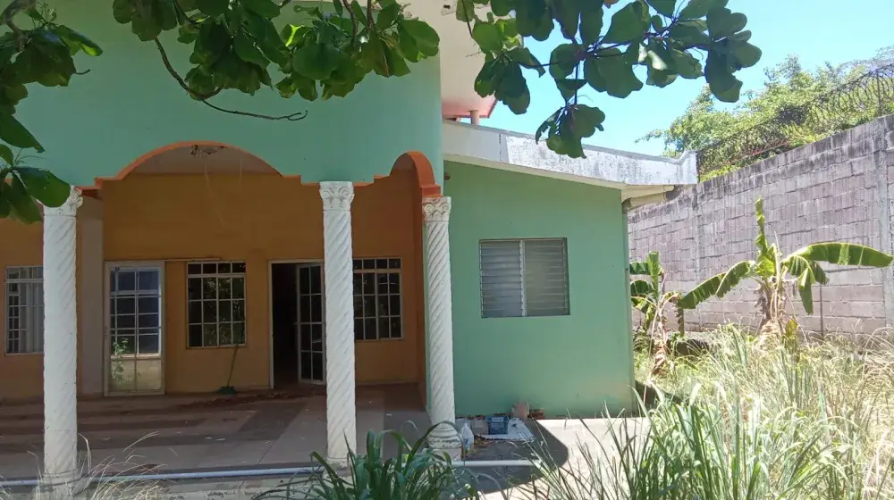 FACHADA PRINCIPAL 