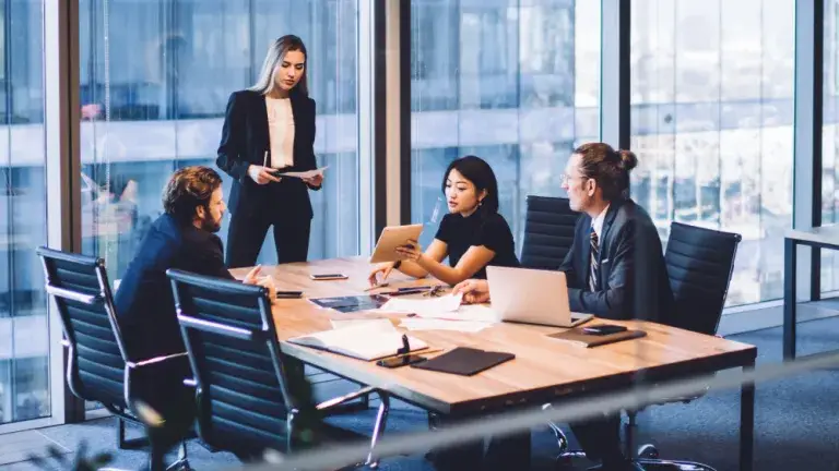 Grupo de colaboradores préstamo capital de trabajo 