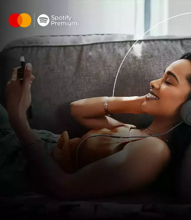 chica escuchando musica en spotify