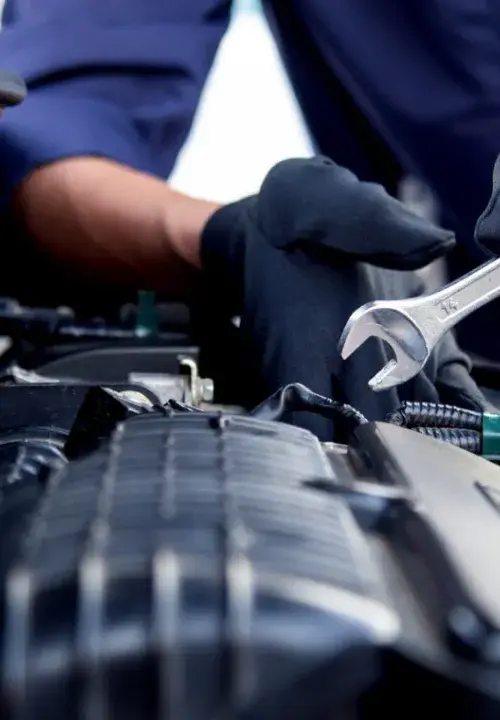 Customer paying for automotive services in their home currency using DDC