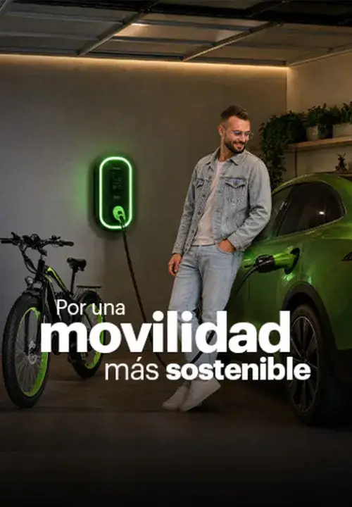Movilidad sostenible con vehículo eléctrico, bicicleta eléctrica y estación de carga para promover acciones positivas con el medio ambiente.